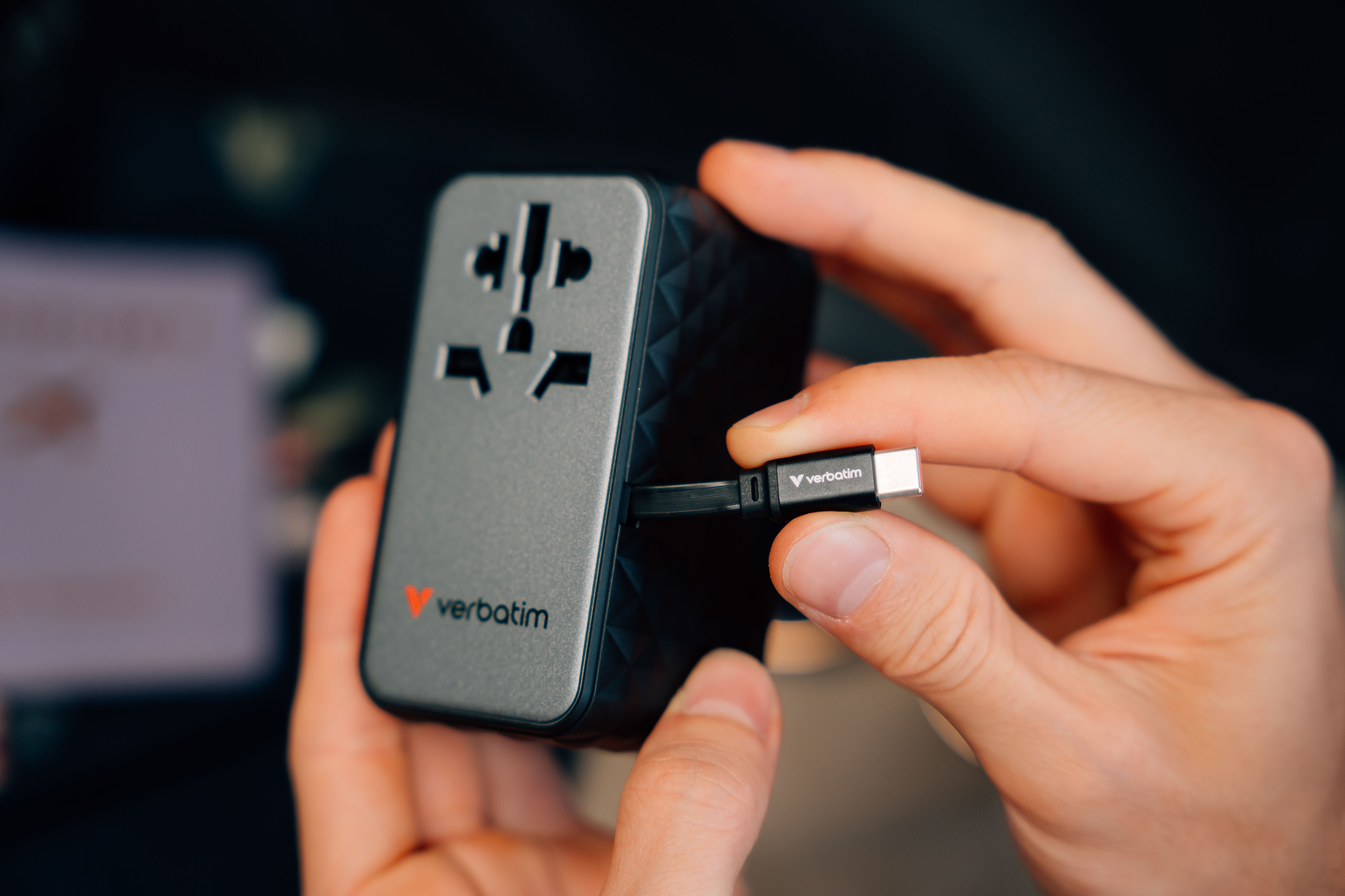 Adaptador de viaje universal Charge 'n' Travel GaN III de 85 W