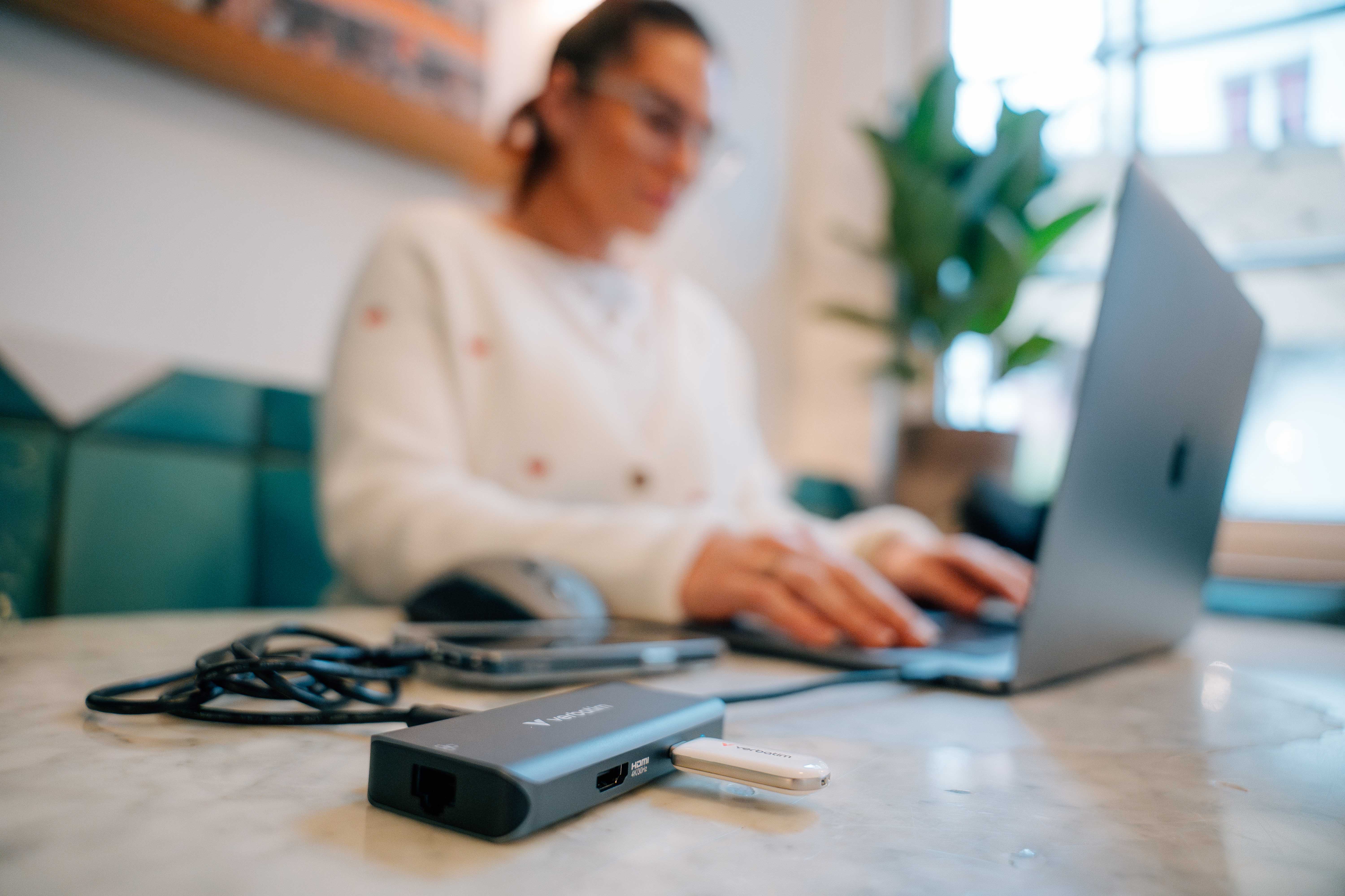 USB-C Essentials Multiport Hub - 6 Port with RJ45