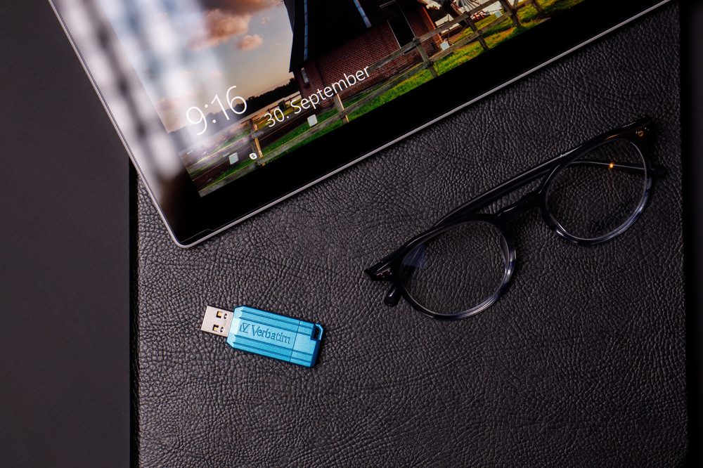 PinStripe USB Drive 64GB Caribbean Blue